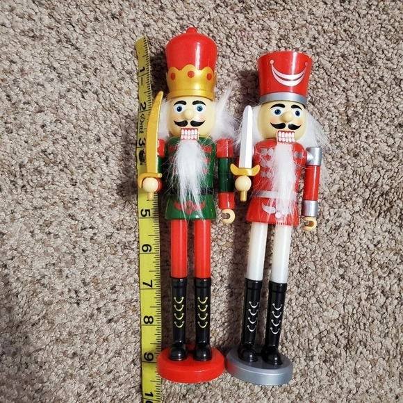Christmas Holiday Nutcracker Soldiers Home Decor Set of 2 - Picture 5 of 7